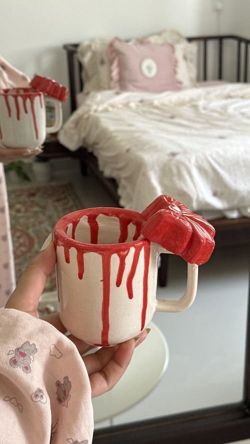 فناجين قهوة وشاي